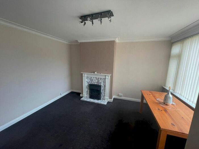 3 Bedroom Semi-Detached House To Rent In Stockhill Street, Dewsbury, WF13