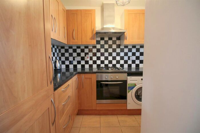 3 Bedroom Flat To Rent In Provost Estate, London, N1