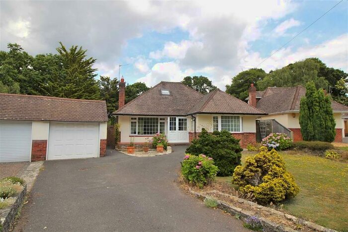 3 Bedroom Property To Rent In Buckland Grove, Highcliffe BH23