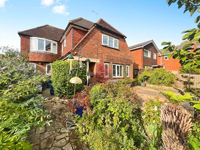 4 Bedroom Detached House For Sale In Wings Road, Farnham, Surrey, GU9