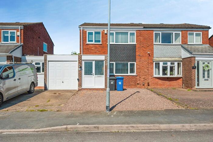 3 Bedroom Semi-Detached House For Sale In Derwent, Tamworth, Staffordshire, B77