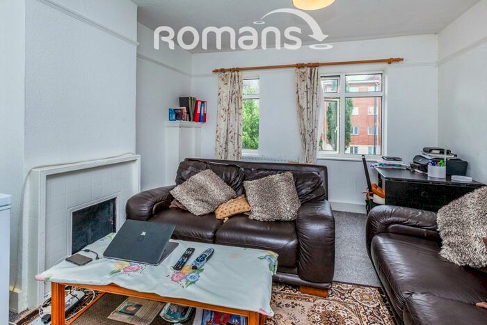 2 Bedroom Apartment To Rent In Bridge Road, SL6