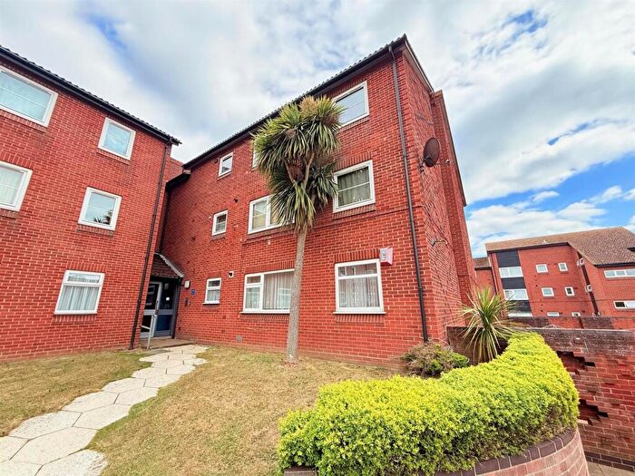 1 Bedroom Flat For Sale In Falcon Court, Great Yarmouth, NR30