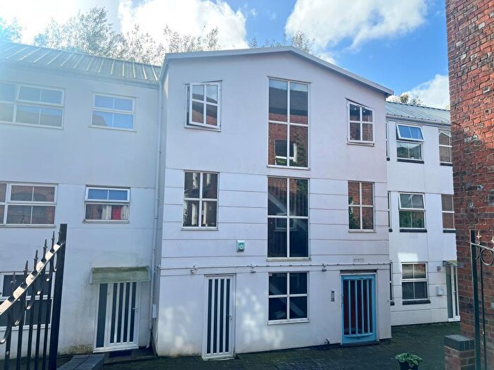 1 Bedroom Flat To Rent In Wye River Studios, High Wycombe, HP11