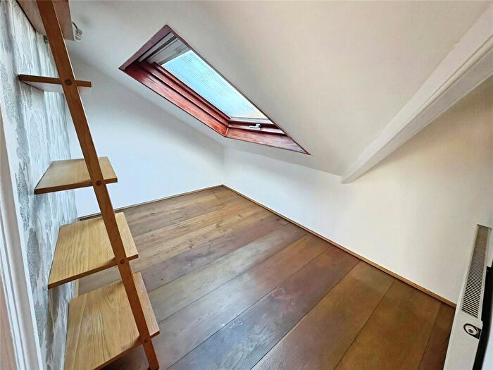 1 Bedroom Flat For Sale In Clyde Road, Wallington, SM6