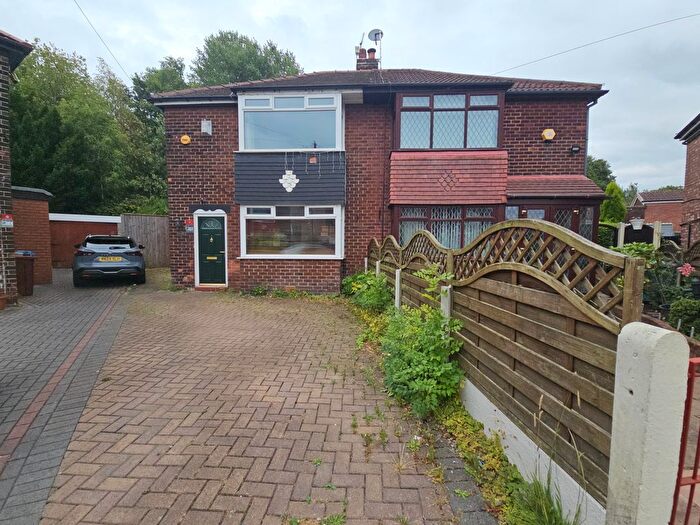 3 Bedroom Semi-Detached House For Sale In Audrey Avenue, Manchester, M18