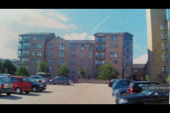2 Bedroom Flat To Rent In Westbury Fold, Elland, HX5