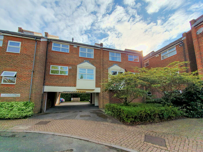 1 Bedroom Apartment To Rent In Manning Close, East Grinstead, RH19