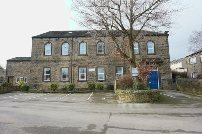 1 Bedroom Apartment To Rent In Chapel Lane, Southowram, HX3
