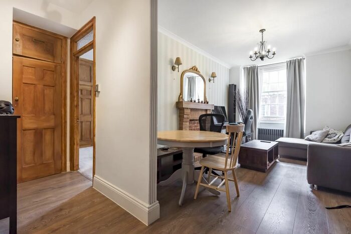 1 Bedroom Flat For Sale In Peters Court, Westminster, W2