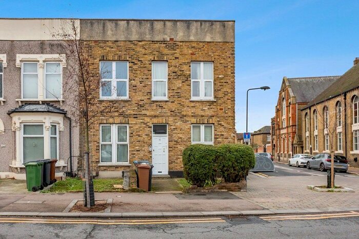 1 Bedroom Flat To Rent In Cann Hall Road, London E11