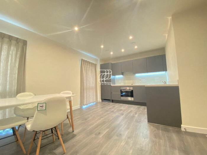 2 Bedroom Flat To Rent In Mill Hill East, Finchley, London, NW7