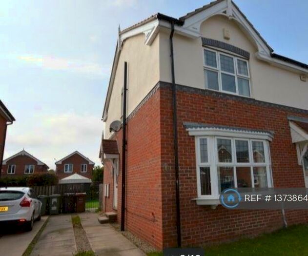 3 Bedroom Semi-Detached House To Rent In Ascot Gardens, Leeds, LS10