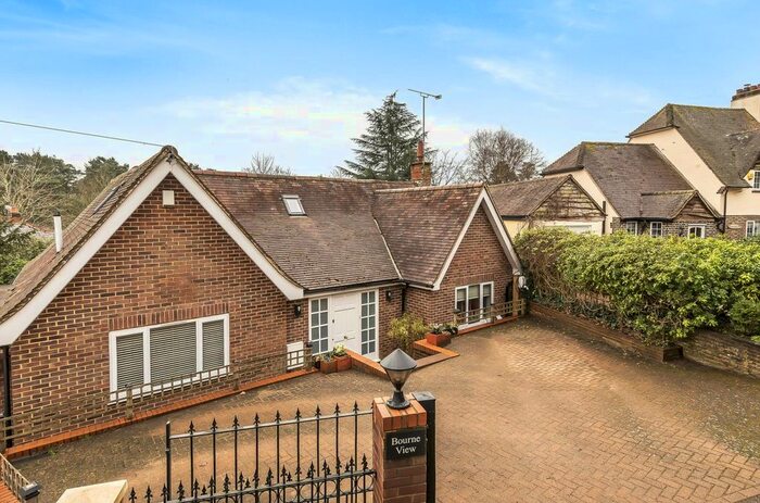 4 Bedroom Detached House To Rent In Vicarage Lane, The Bourne, Farnham, GU9