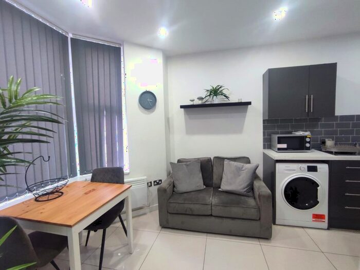 1 Bedroom Flat To Rent In Ninian Park Road, Cardiff, CF11