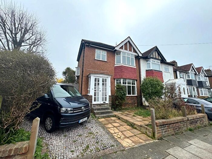 3 Bedroom Detached House To Rent In Acacia Avenue, Hove, BN3