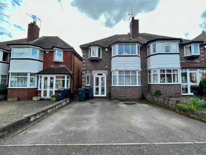3 Bedroom Semi-Detached House To Rent In Farnol Road, Yardley, Birmingham, B26