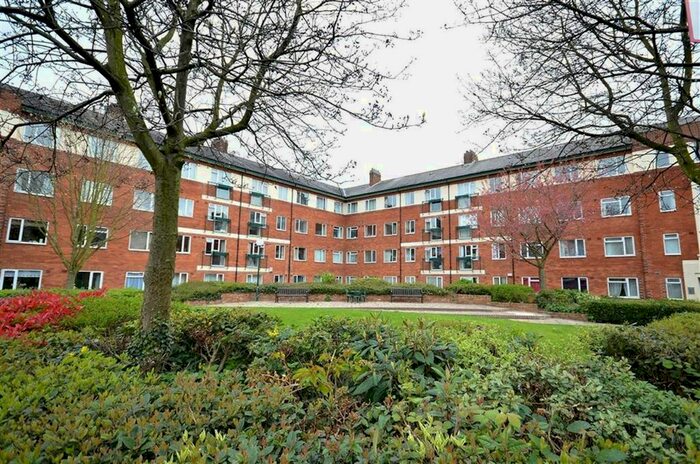 2 Bedroom Flat To Rent In Redmires Court, Eccles New Road, Salford, M5