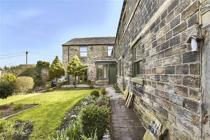 4 Bedroom Link Detached House For Sale In Windmill Hill Lane, Emley Moor, Huddersfield, HD8