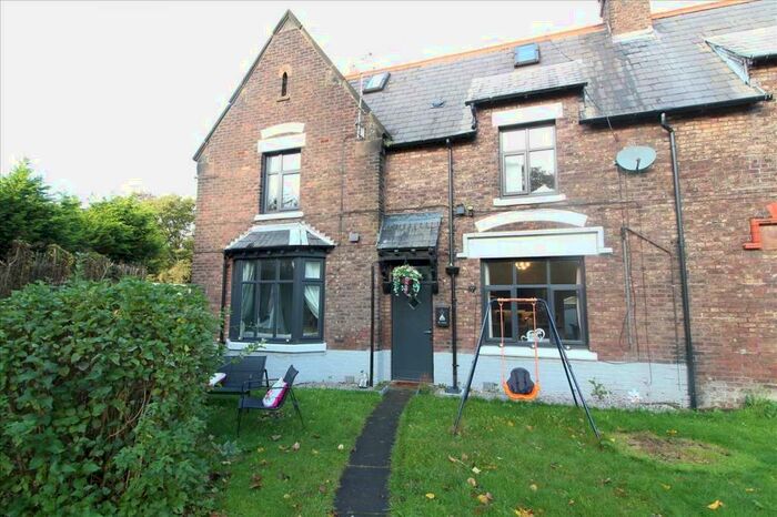 4 Bedroom Semi-Detached House For Sale In Hewitts Lane, Knowsley Village, L34