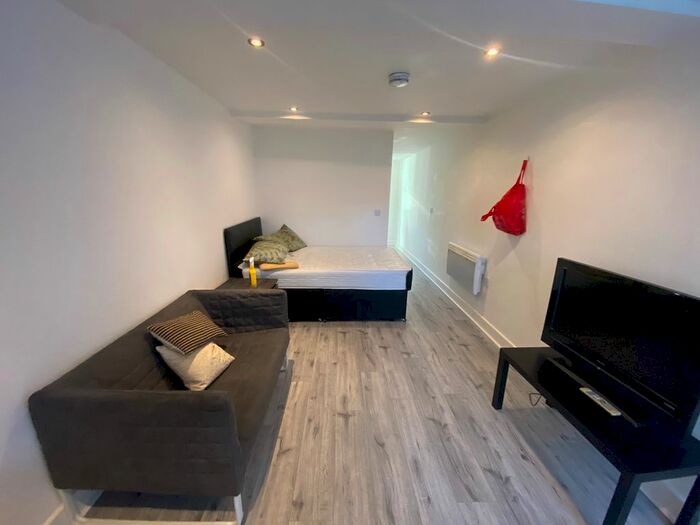 Studio To Rent In Upper Hill Street, Liverpool, L8