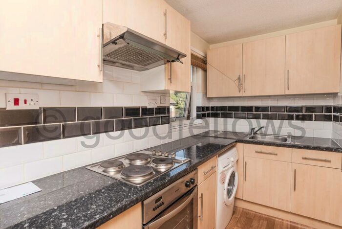 Apartment To Rent In Apeldoorn Drive, Wallington, Surrey, SM6