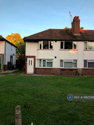 2 Bedroom Maisonette To Rent In Broadoak Court, Slough, SL2