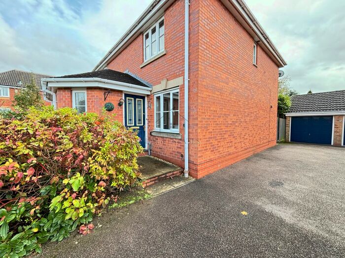 2 Bedroom Semi-Detached House To Rent In Coltsfoot Road, Hamilton, Leicester, Leicestershire, LE5