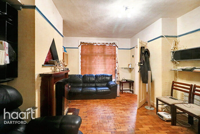 3 Bedroom End Of Terrace House For Sale In Detling Road, Gravesend, DA11