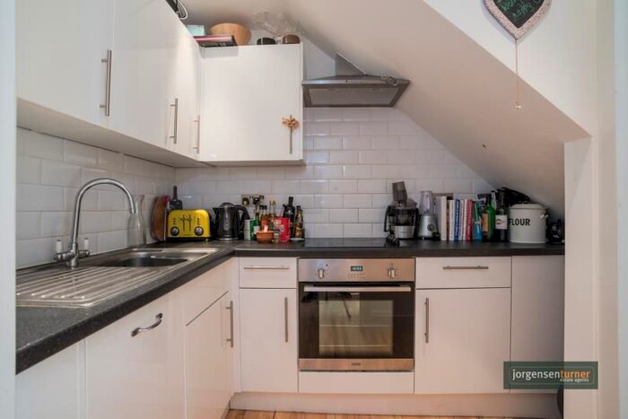 2 Bedroom Flat To Rent In Victoria Road, London, NW6