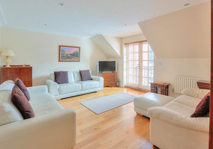 2 Bedroom Apartment To Rent In Trevelyan Place, St. Stephens Hill, St. Albans, Hertfordshire, AL1