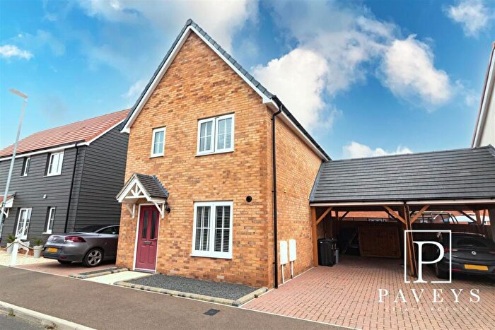 3 Bedroom Detached House For Sale In Arthur Ransome Way, Walton On The Naze, CO14