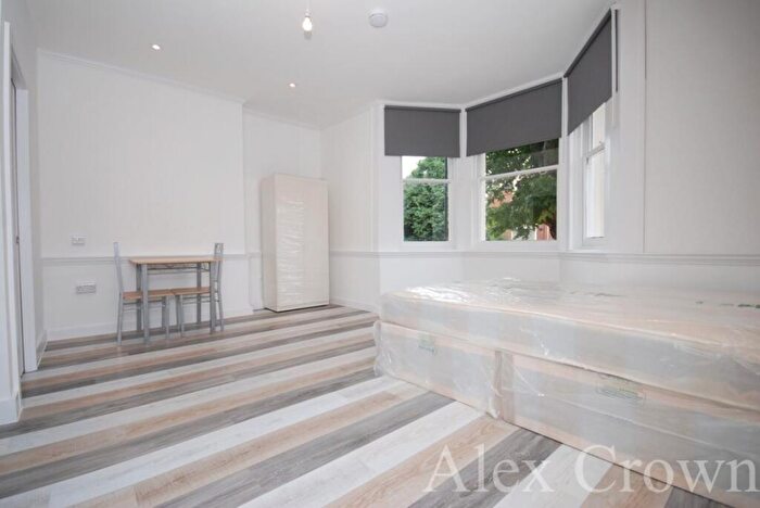 Studio To Rent In High Road, Tottenham, N17