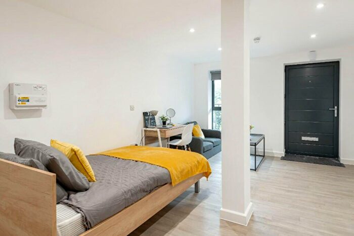 Studio To Rent In Banglo House, Lower Bristol Road, BA2