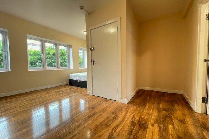 1 Bedroom Flat To Rent In Macbean Street, London, SE18