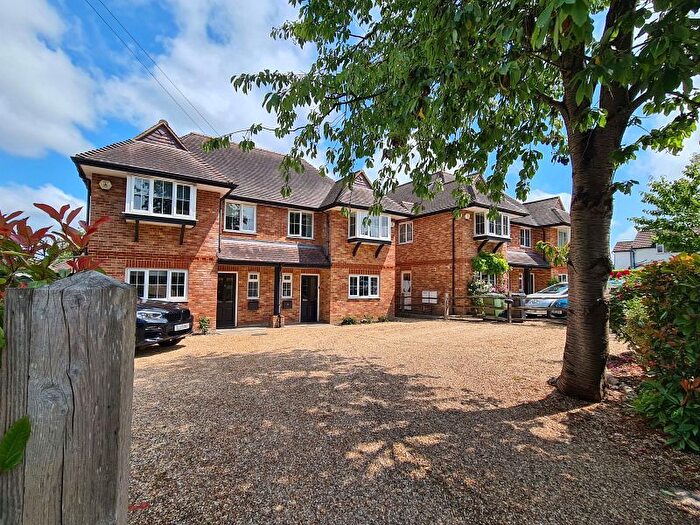 4 Bedroom Semi-Detached House For Sale In Dorking Road, Great Bookham, Surrey, KT23