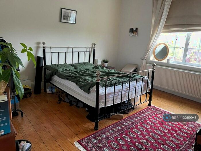 5 Bedroom Flat To Rent In Clarendon Court, London, NW2