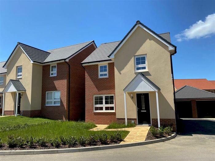 4 Bedroom House To Rent In Brassey Way, Lower Stondon, Henlow, SG16