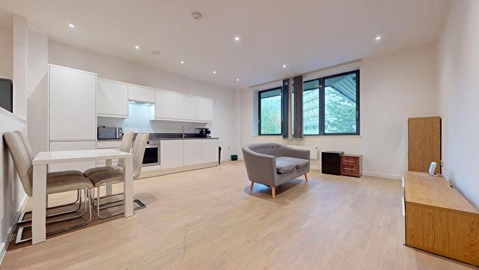 Studio To Rent In Riverbank Way, Brentford, TW8