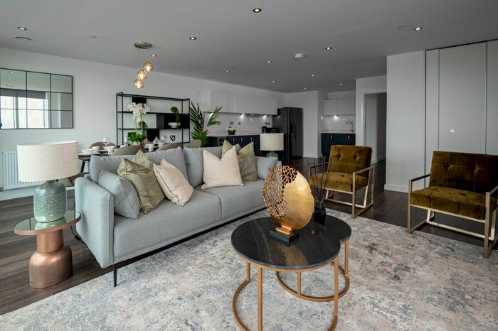 2 Bedroom Flat To Rent In Centenary Plaza, Southampton, SO19