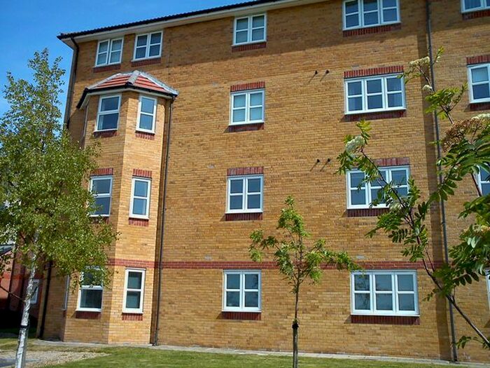 2 Bedroom Flat To Rent In Carina Court, Aigburth, Liverpool, L17