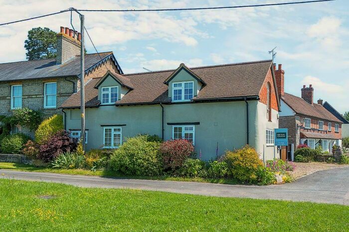 2 Bedroom Semi-Detached House For Sale In Haddenham, Buckinghamshire, HP17