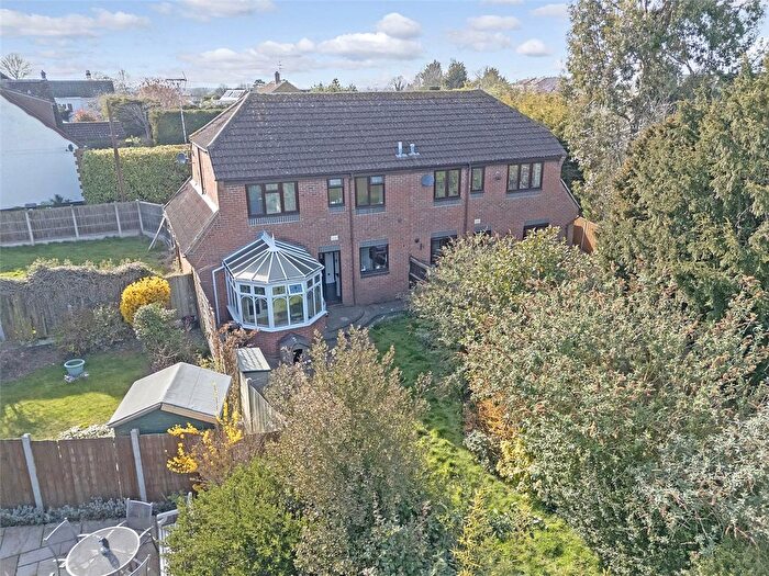 3 Bedroom Semi Detached House For Sale In West Park Avenue, Billericay, CM12