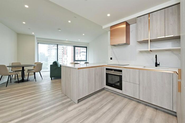 2 Bedroom Property To Rent In Aspen Wharf, E14