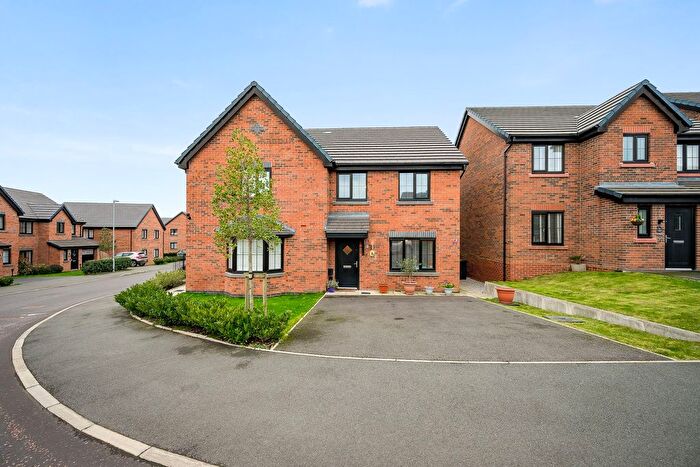 3 Bedroom Semi Detached House For Sale In Ironstone Way, Worsley, M28