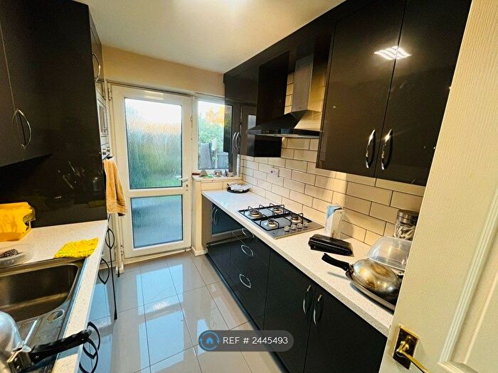 3 Bedroom Semi-Detached House To Rent In Bunbury Street, Nottingham, NG2