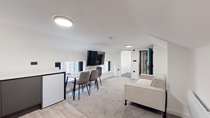 3 Bedroom Terraced House To Rent In Flat - Low Pavement, Nottingham, NG1