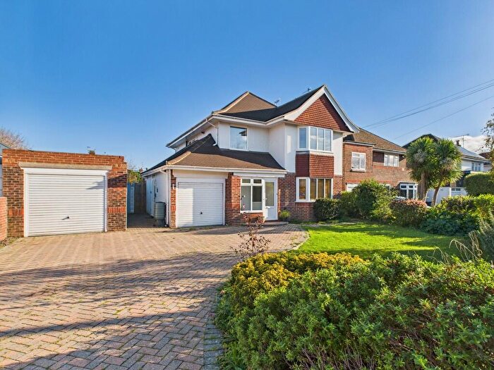 3 Bedroom Flat To Rent In Forest Road, Worthing, BN14