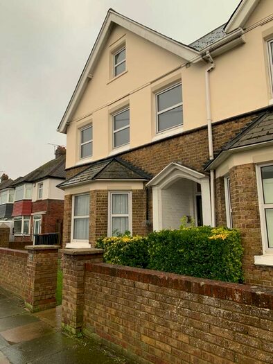 1 Bedroom Flat To Rent In Canterbury Road, Westgate-On-Sea, CT8