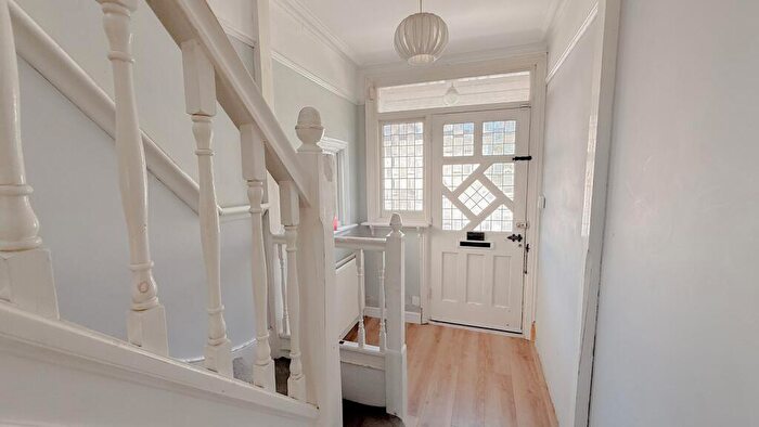 3 Bedroom Detached House For Sale In Wallace Crescent, Carshalton, Surrey, SM5
